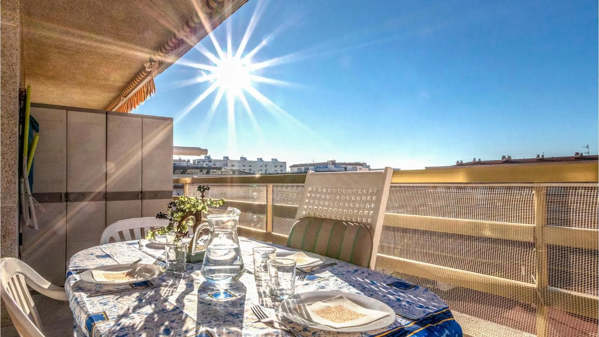 Nice Apartment In Blanes With Kitchen